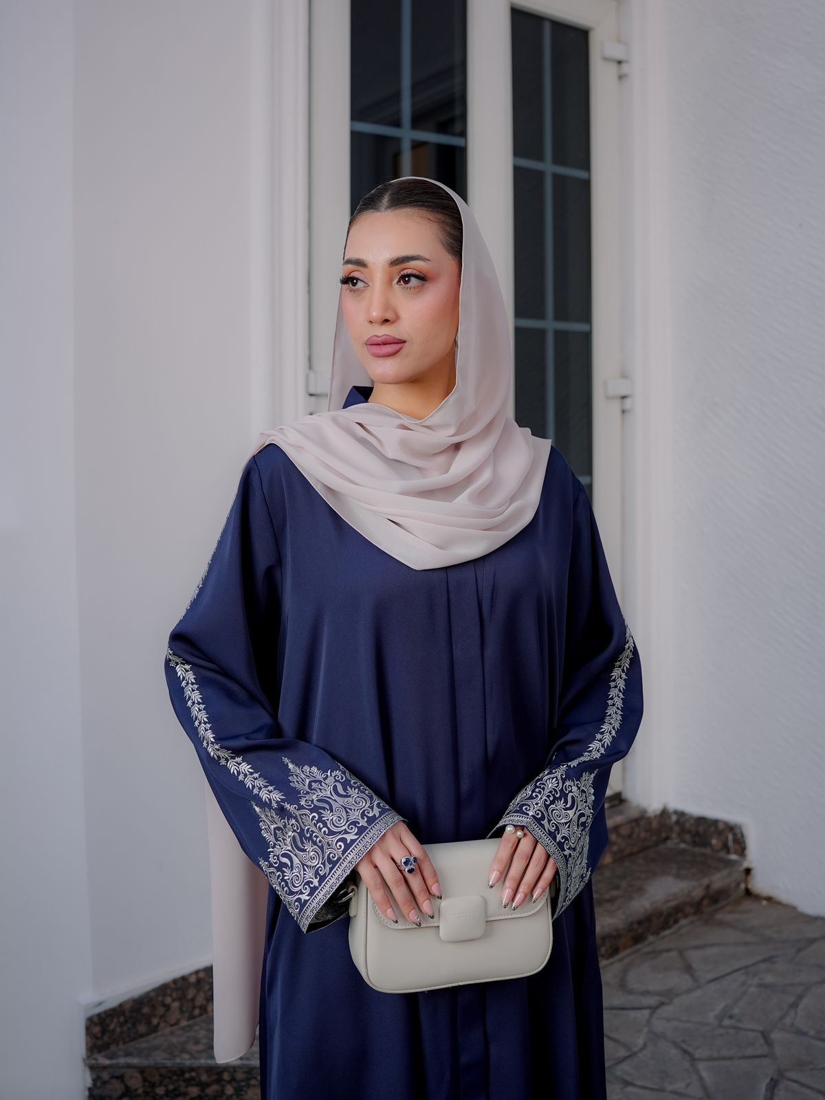 Lal Nakışlı Abaya — Lacivert